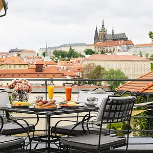 Four Seasons 5*, Prag Tjekkiet