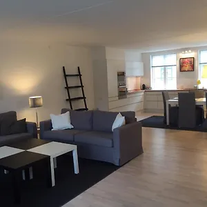 City, Lux Apartm - 2 Full Bathrooms, 3 Tv Apartment